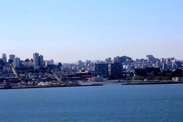 Panorama van San Francisco en de Bay Bridge ontleend aan Treasure Island — Stockfoto