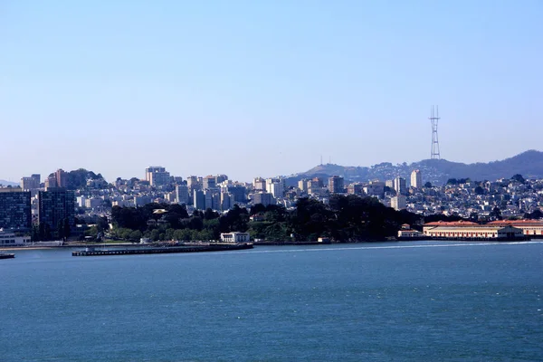 Panorama van San Francisco en de Bay Bridge ontleend aan Treasure Island — Stockfoto