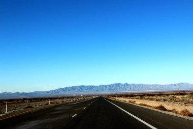 Ölüm Vadisi ABD'de Nevada yakın tarihsel rota 66 sürüş