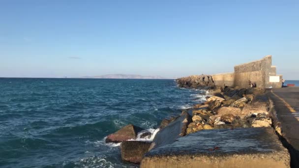 Heraklion. Falochron w morskim — Wideo stockowe