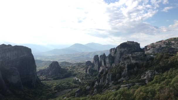 Zonsondergang over Meteora in het Pindos gebergte, Griekenland — Stockvideo