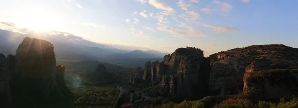 Vista panorámica de las rocas y monasterios de Meteora, Grecia —  Fotos de Stock