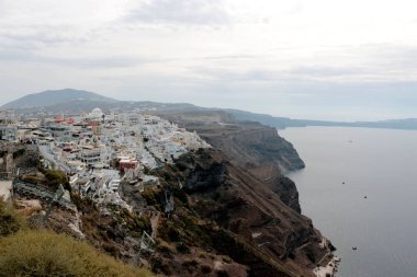Yunanistan 'ın Fira, Santorini kentinin panoramik manzarası