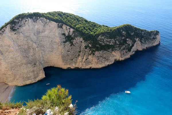 Idilli kilátás gyönyörű Navagio Beach, a Zakynthosz sziget, Görögország — Stock Fotó