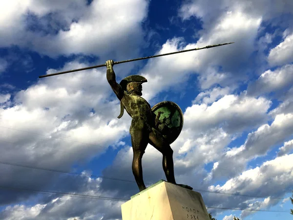 Thermopylae, Griekenland - December 2017: Leonidas standbeeld op het gedenkteken voor de 300 Spartanen, Thermopylae, Pthiotis, Griekenland. — Stockfoto