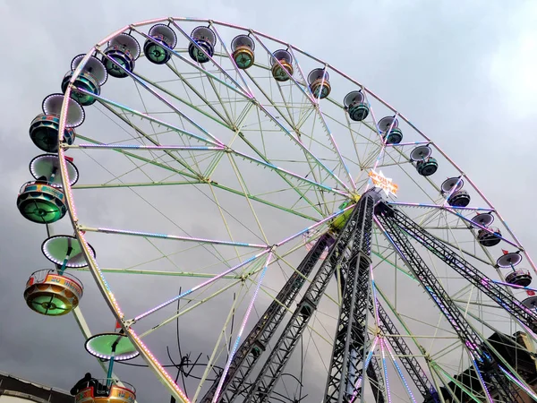 2017 Nov 24 Montreux Swiss - Ferris Wheel at Christmas Market in Montreux, Switzerland — Stock Photo, Image