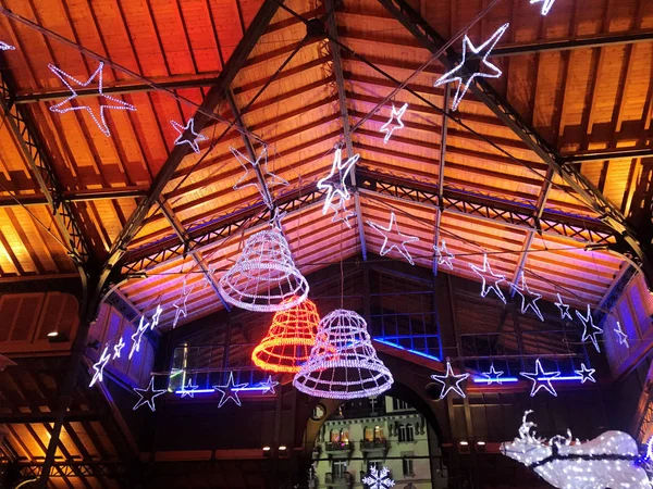 2017 Νοε 24 Μόντρε Ελβετι-προβολή της χριστουγεννιάτικης αγοράς στο Μόντρε, Ελβετία Εικόνα Αρχείου