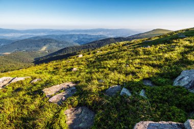 dağ üstüne Vadisi'nde büyük taşlar