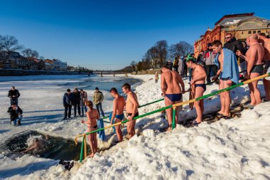 Epiphany gün Yüzme buz