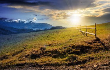 zaman değişim kavramı. Bahar kırsal alan çit