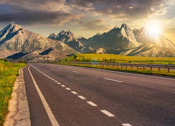 Autostrada per la cresta montuosa tatra — Foto Stock