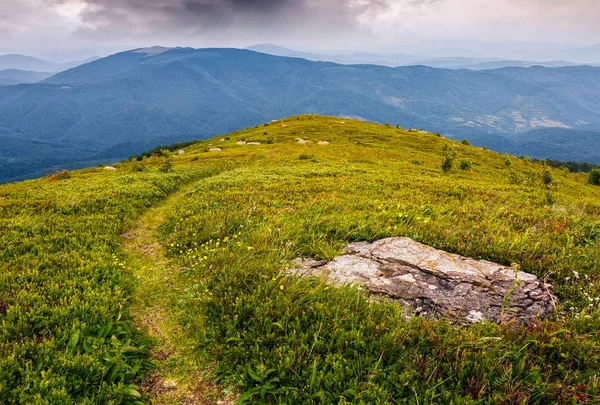 yüksek dağ manzarası