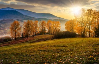 sonbahar dağ kırsal alanda