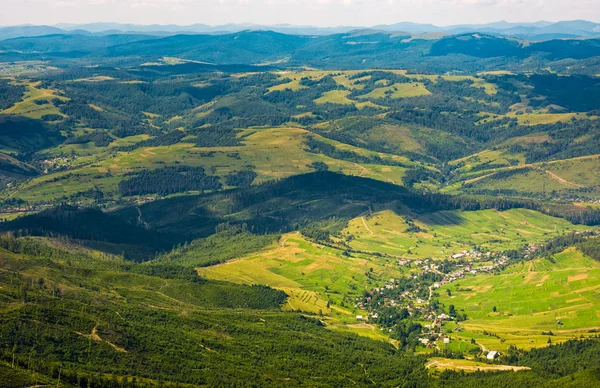 Letecký pohled na Karpatské přírody — Stock fotografie