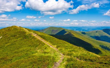 Sırtın üst Zirve yolunu