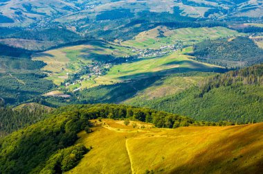 kırsal Vadisi Hill'e yolda