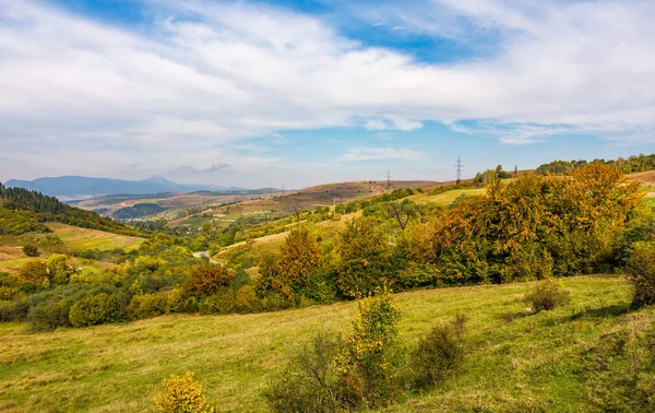 Prachtige landschap met dorp in de vallei — Stockfoto