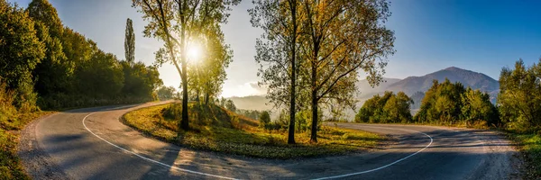 Turnaround on serpentine in countryside area — Stock Photo, Image