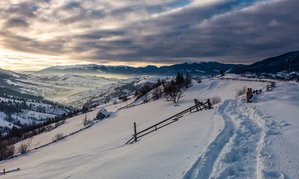 Schöne Landschaft in den Bergen — Stockfoto