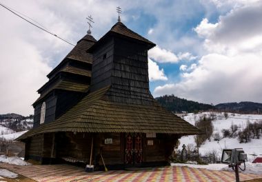 Kilise Archangel Michael, Uzhok, Ukrayna