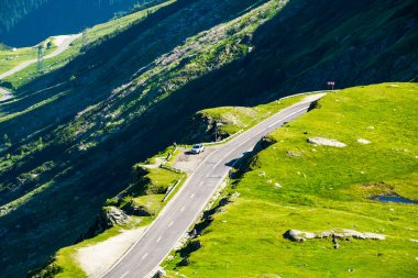 Transfagarasan dağın yol Vadisi