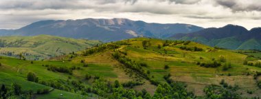 kırsal alanda dağlık: Bahar