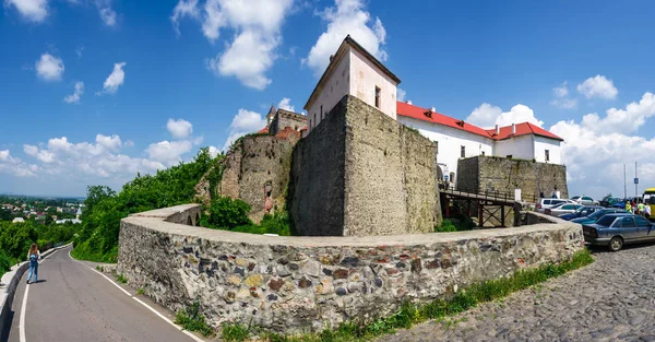 Панорама Замок Паланок у літній час — стокове фото