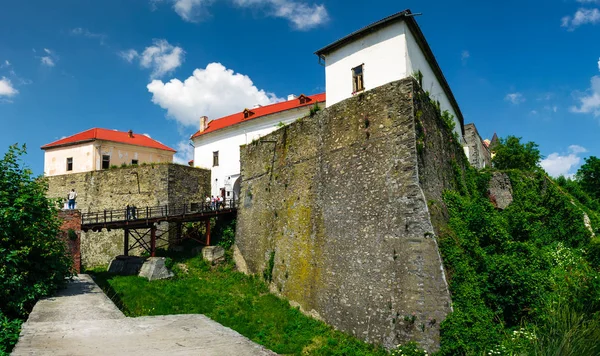 Château Palanok de Mukachevo en été — Photo