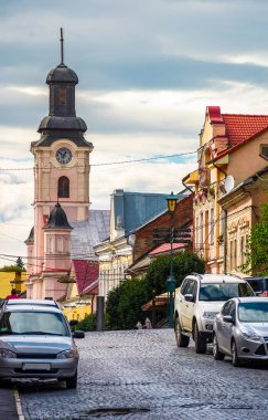 yaz akşamı eski şehrin boş sokak