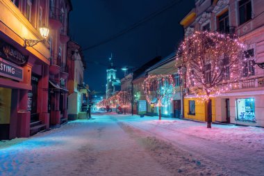 Uzhgorod 'un Noel gecesi sokakları