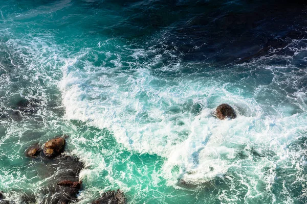 Esmagando a textura das ondas do mar — Fotografia de Stock