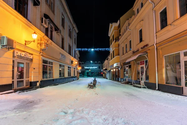 Las calles de la noche de Navidad de Uzhgorod —  Fotos de Stock