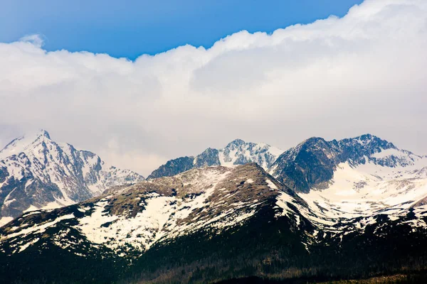 Ψηλό βουνό tatras την άνοιξη — Φωτογραφία Αρχείου