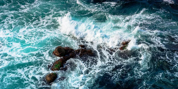 Esmagando a textura das ondas do mar — Fotografia de Stock