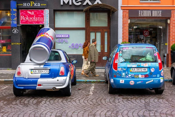 Red Bull mini cooper carro de publicidade — Fotografia de Stock