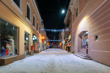 Uzhgorod 'un Noel gecesi sokakları