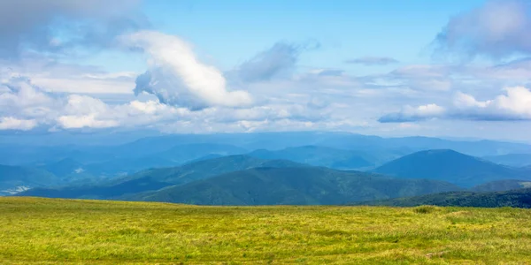 Horská Krajina Mraky Krásná Letní Scenérie — Stock fotografie