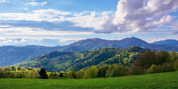 Beautiful Rural Panorama Mountains Fields Meadows Hills Rolling Distant Ridge — Stock Photo, Image