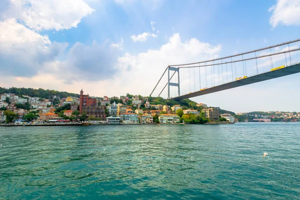 Istanbul Pavo Ago 2015 Fatih Sultan Mehmet Bridge Bosphorus Hermoso —  Fotos de Stock