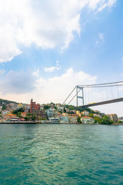 Istanbul Pavo Ago 2015 Fatih Sultan Mehmet Bridge Bosphorus Hermoso —  Fotos de Stock
