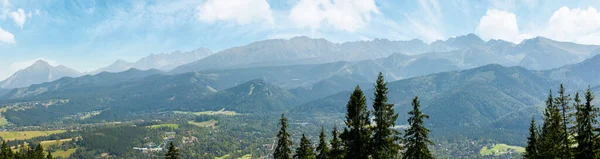 Höga Tatrabergen Polens Resmål Vackert Sommarpanoramalandskap Kvällsljus Soligt Väder Med — Stockfoto