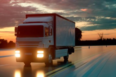 Gün batımında asfalt yolda nakliye kamyonu. Ulaşım geçmişi. 3d oluşturma