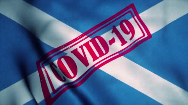 Штамп Ковид-19 на государственном флаге Шотландии. Коронавирусная концепция — стоковое видео