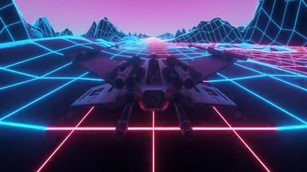 Nave espacial futurista volando por el espacio. Animación en bucle sin costuras de naves espaciales de estilo futurista retro de los años 80. Retro videojuego arcade máquina de fondo — Vídeos de Stock