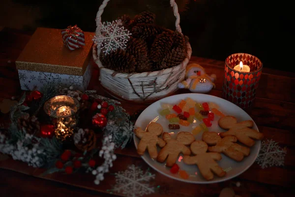 Cadeaux Noël Lumières Bougies Bonbons — Photo