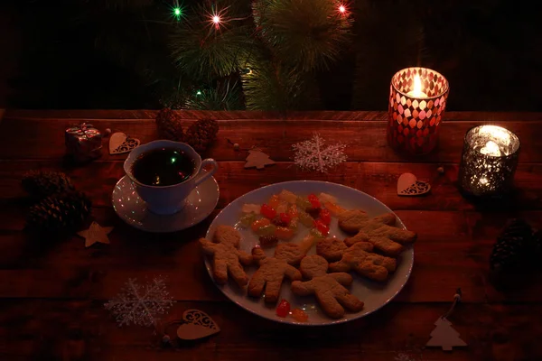 Рождественские Огни Чай Печенье Свечи Подсвечниках — стоковое фото