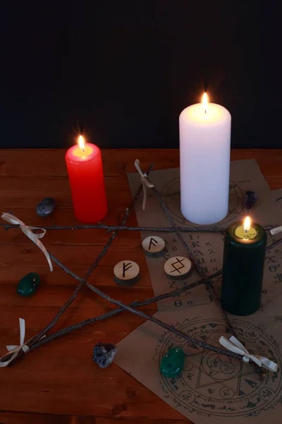 Оккультный Магический Символизм Ритуал Рунами Карточками Таро — стоковое фото