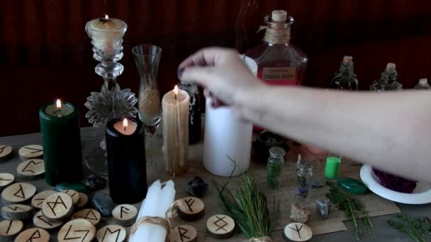 Une Femme Accomplit Rituel Rite Sorcellerie — Video