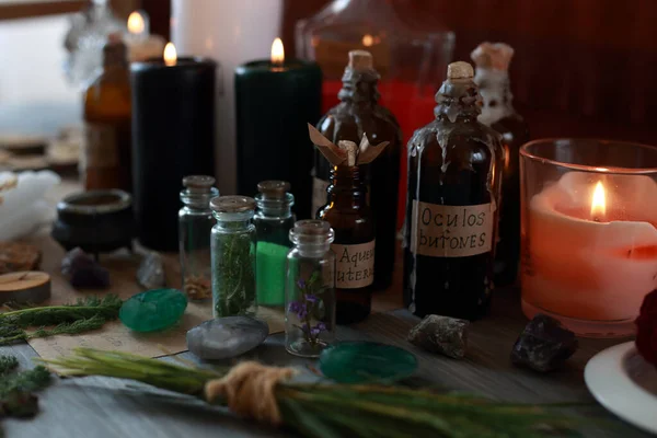 Magisches Ritual Mit Runen Und Pentagramm Und Magischen Attributen — Stockfoto