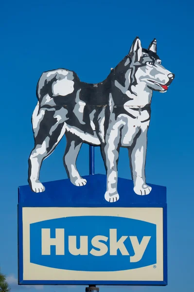 Husky Energy Sign and Logo — Stock Photo, Image